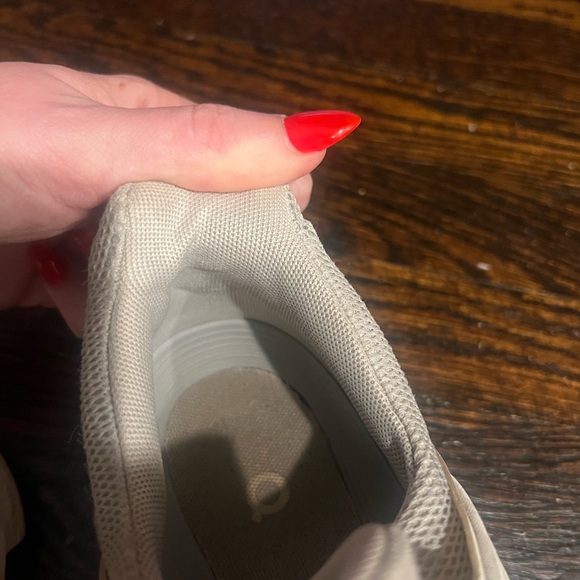 On Cloud - Picture 3 of 4